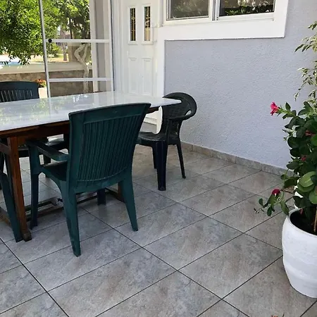 Chrysanthi's Apartamento *